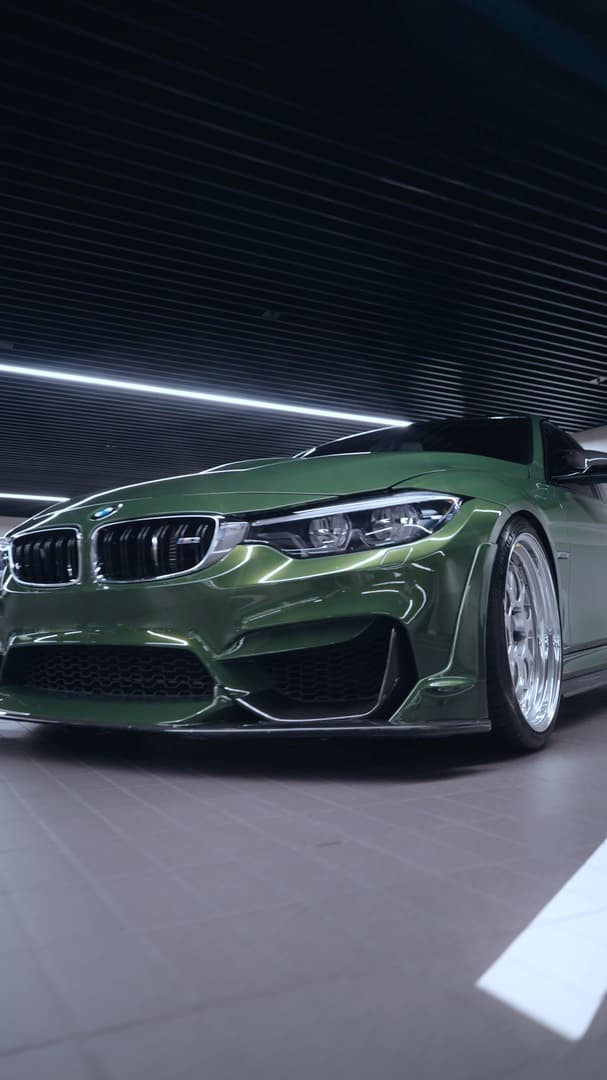 BMW M4 — garage reel